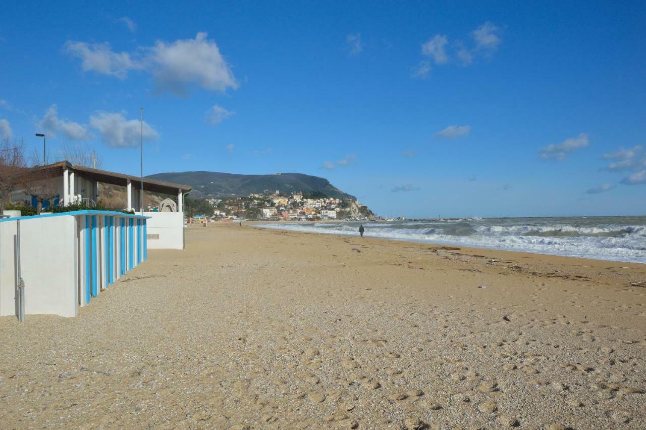Casa Linda, A Due Passi Dal Mare Apartment Numana Ngoại thất bức ảnh